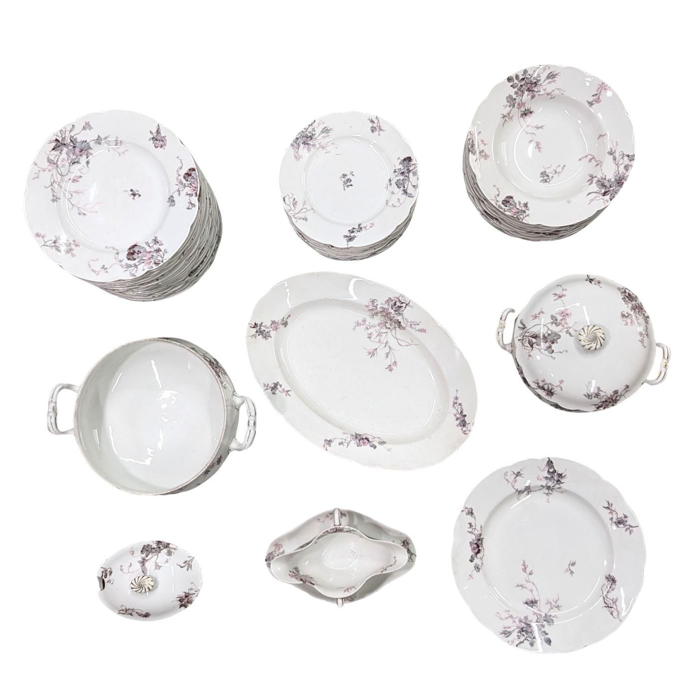 Assiettes en porcelaine maîtres porcelainiers Limougeauds 51 pièces