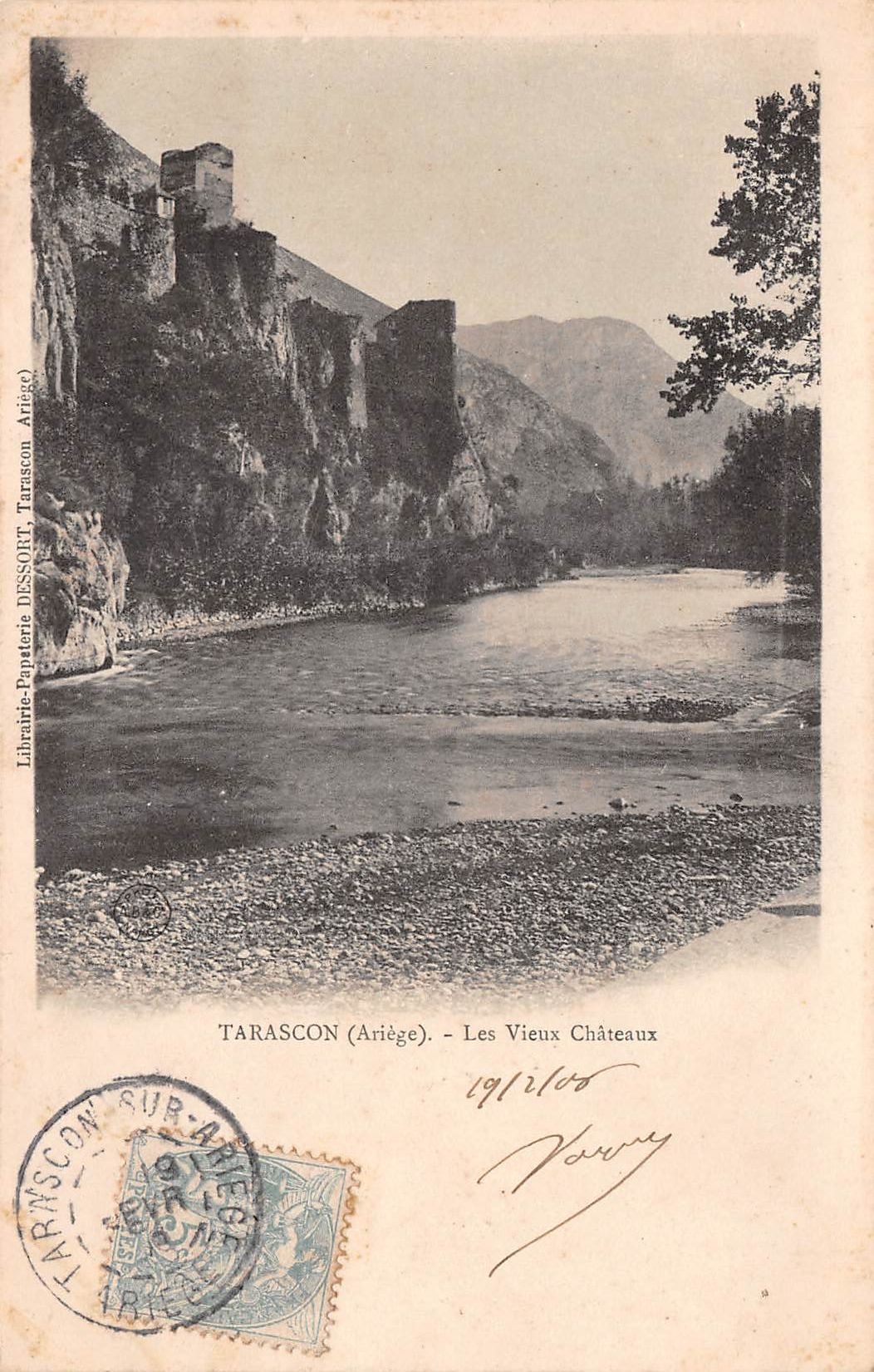 Carte postale ancienne -Tarascon (13) Les vieux châteaux. 