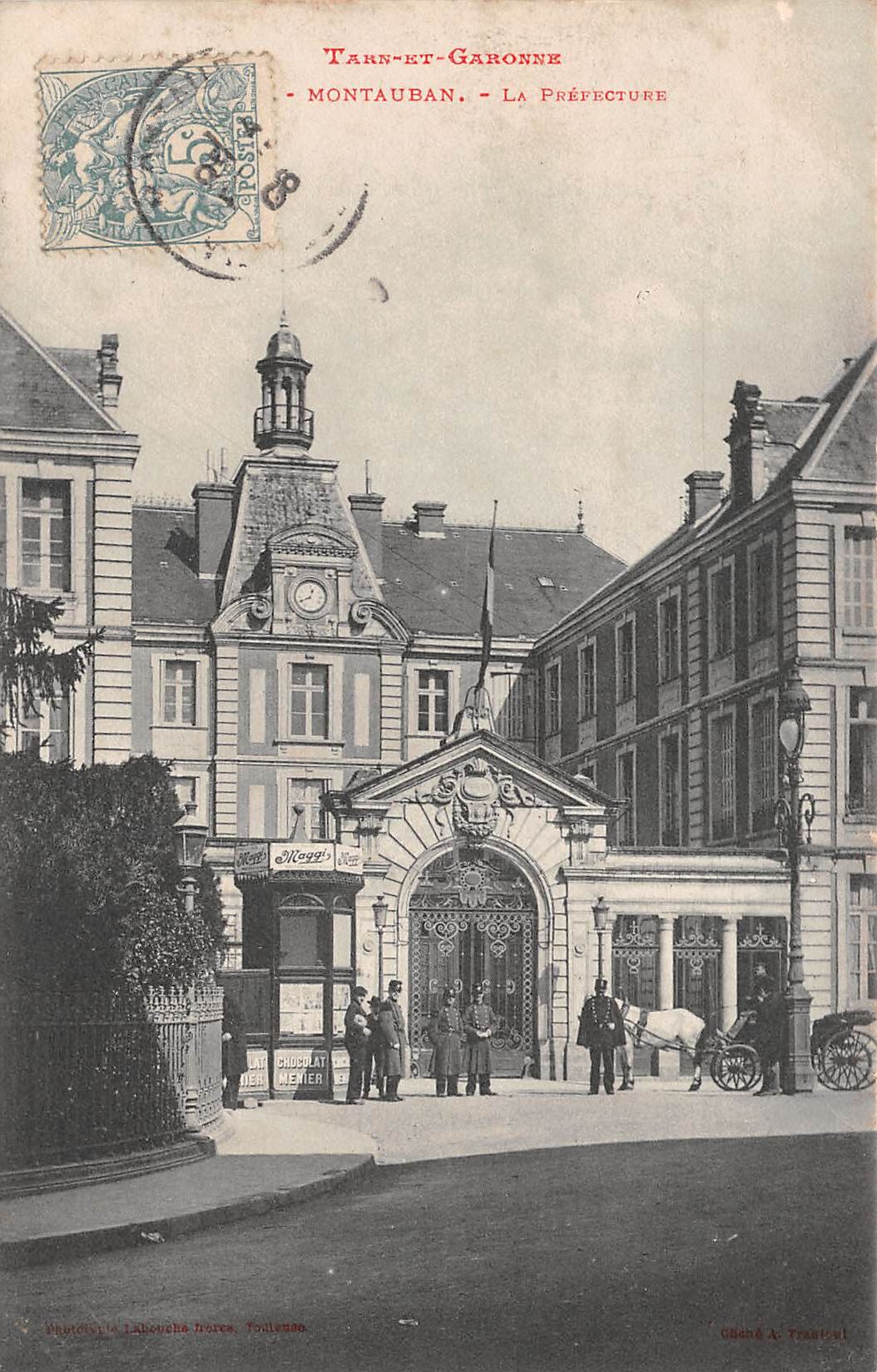 Carte postale ancienne - Montauban, la préfecture (82)