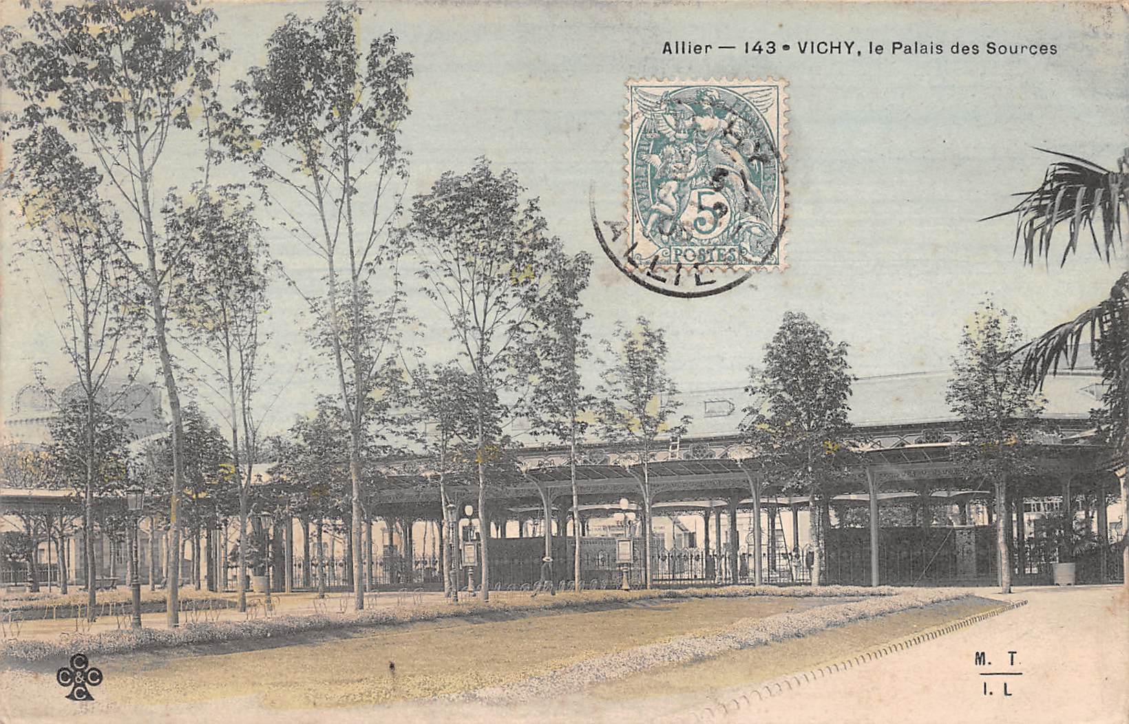 Carte postale ancienne - Vichy n°143 Le palais des Sources 
