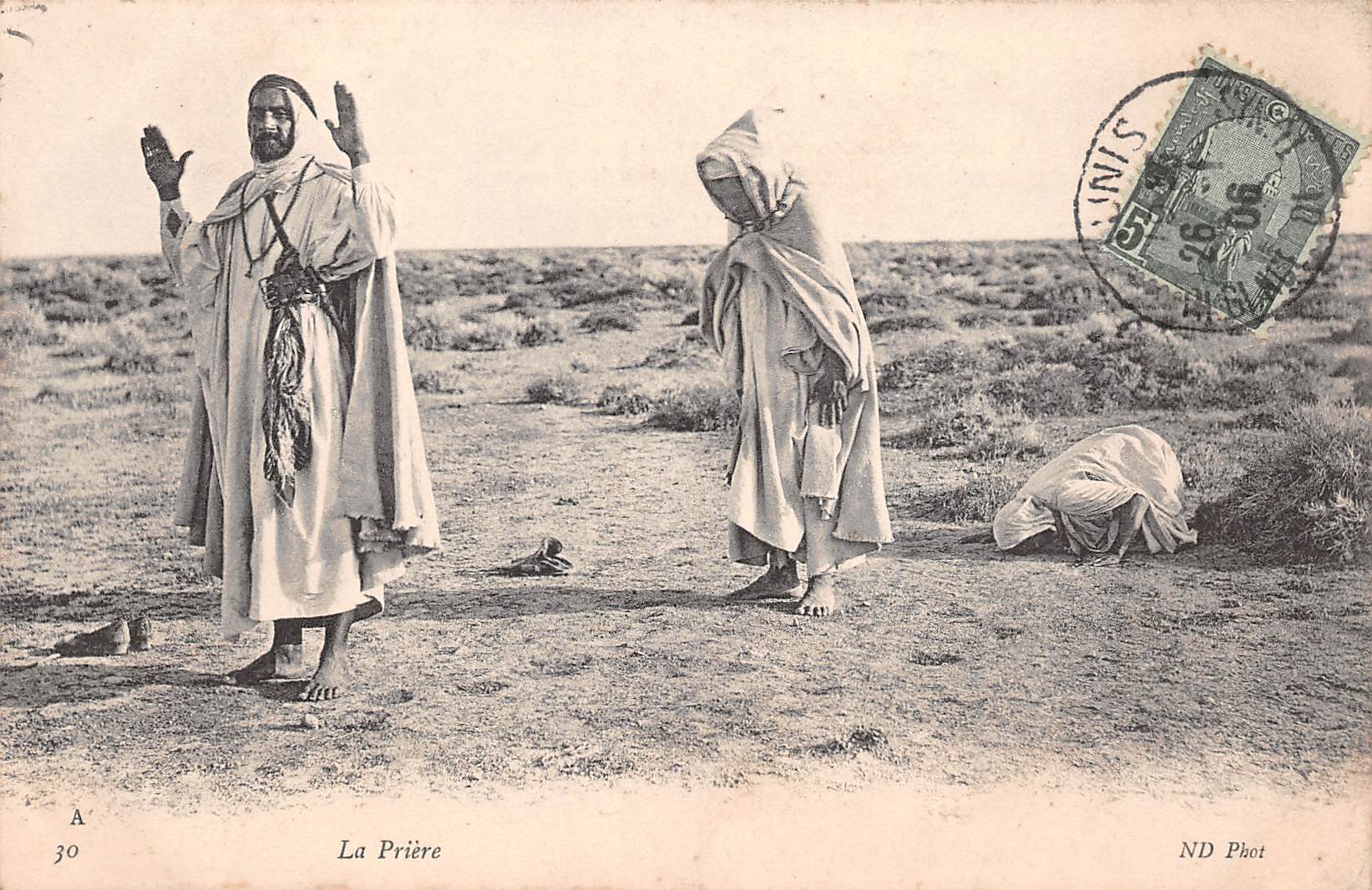 Carte postale ancienne - Tunisie, la prière