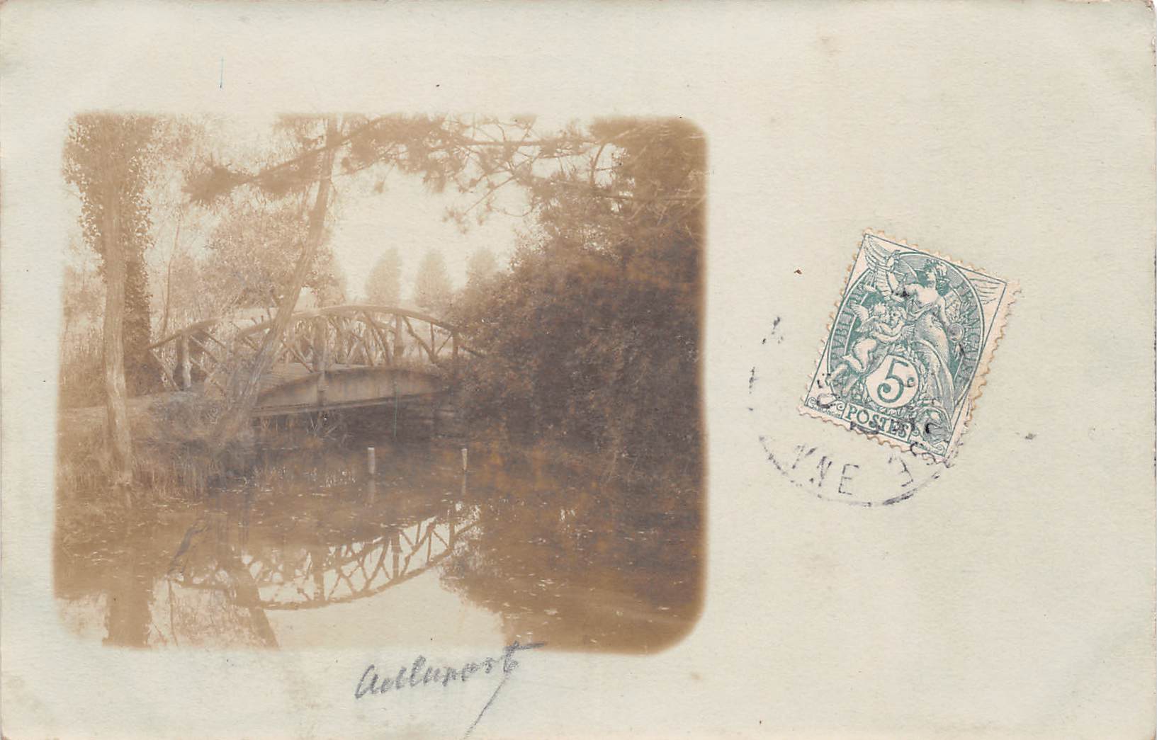 Carte postale ancienne - Carte photo petit pont de bois (31)