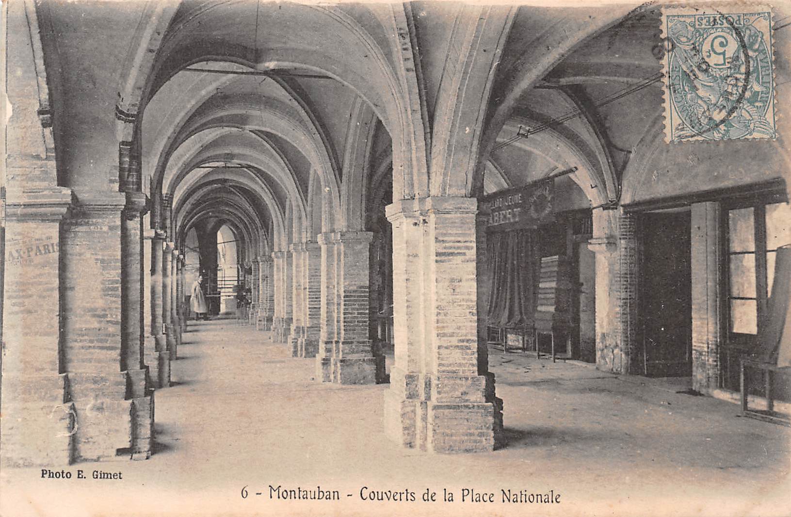 Carte postale ancienne - Montauban, couvents de la place nationale