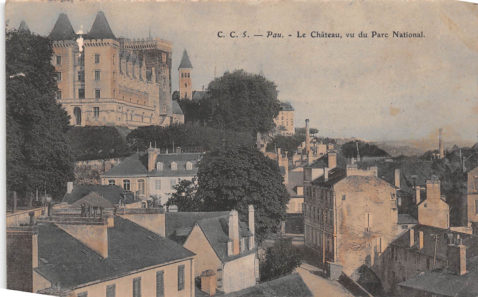 Carte postale ancienne - Djibouti, fantasia Somalie devant la gare 