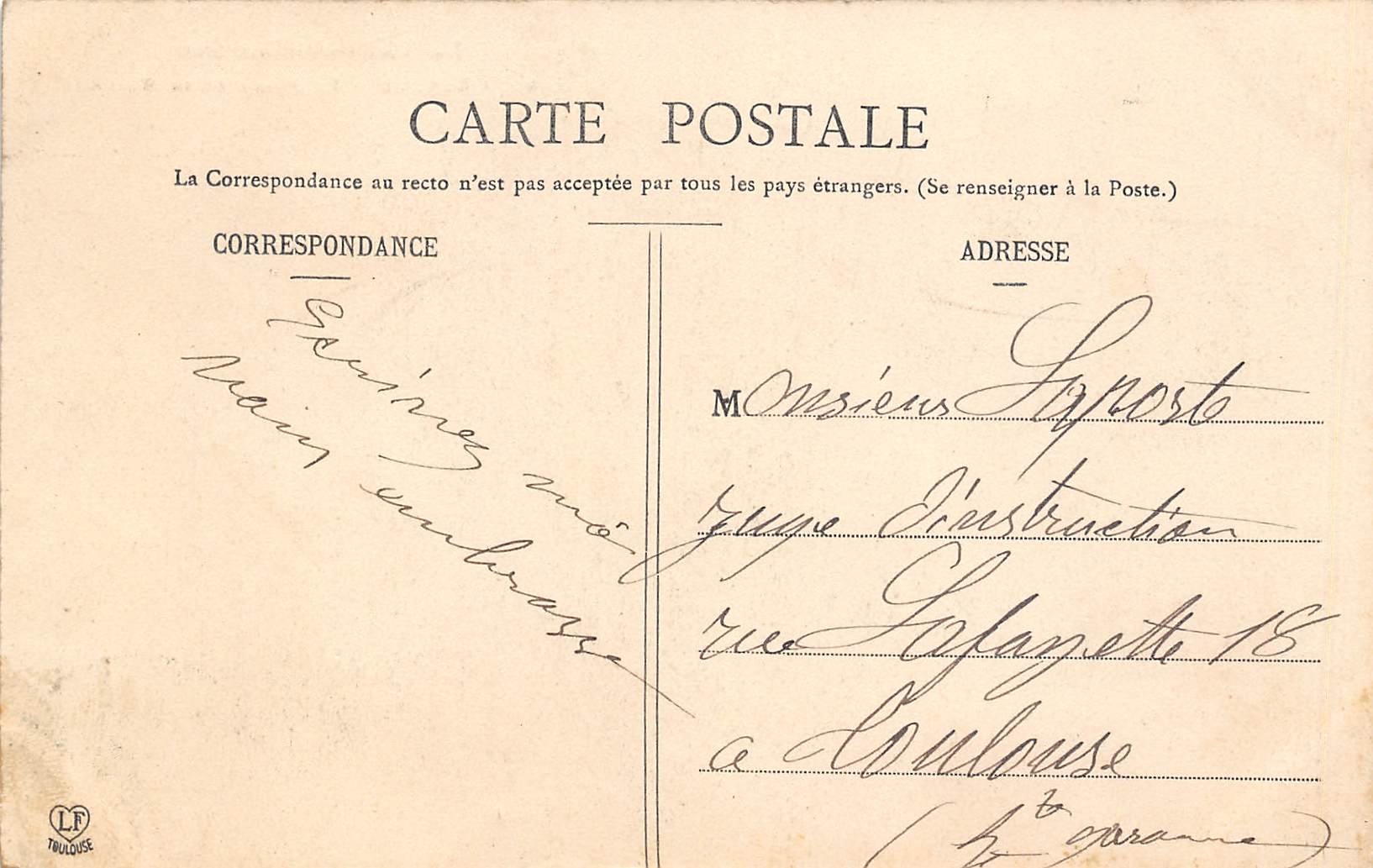 Carte postale ancienne - Caylus, la place et la Halle