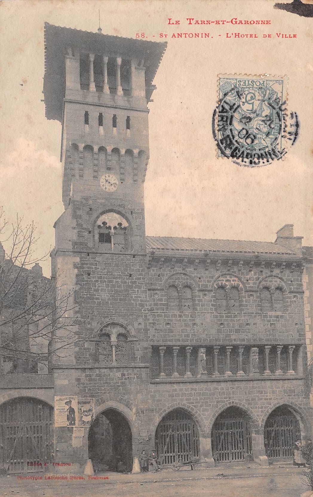 Carte postale ancienne - Saint Antonin, l'hôtel de Ville