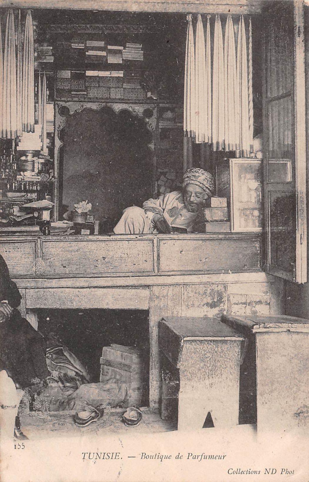 Carte postale ancienne - Tunisie, Boutique du parfumeur