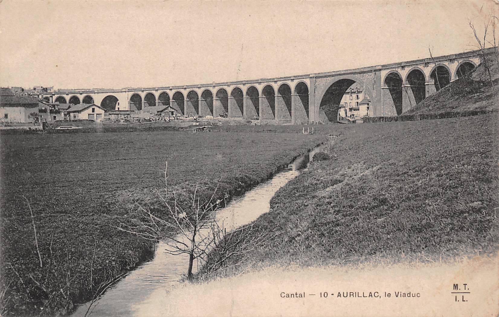 Carte postale ancienne - Aurillac, le viaduc 