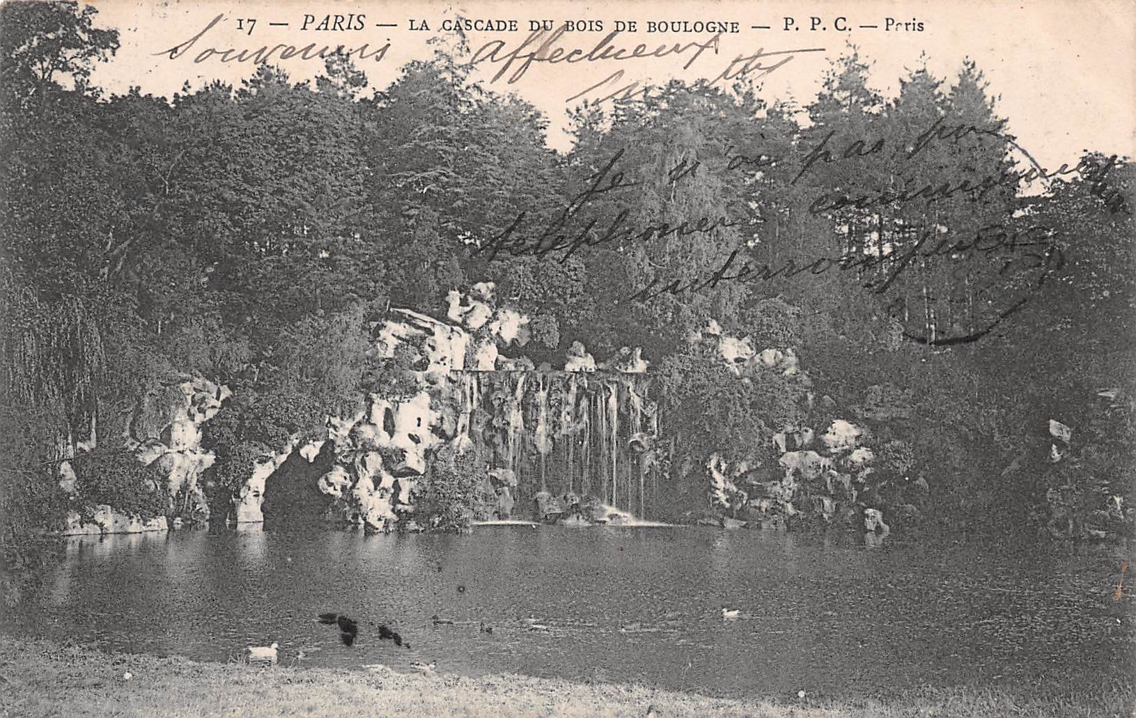 Carte postale ancienne - Paris, la cascade du Bois de Boulogne