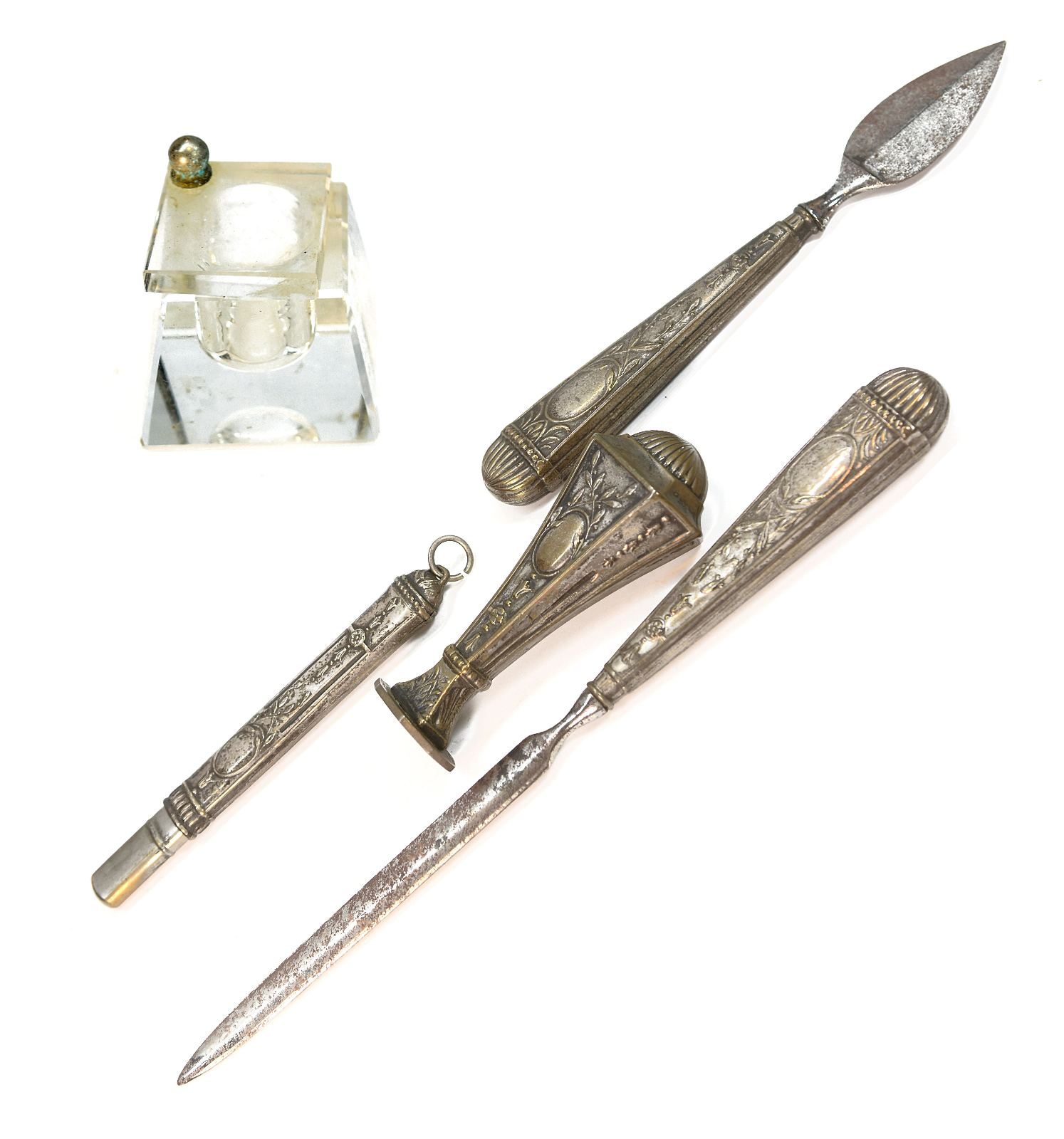 Boite de sceau à cacheter 5 pièces ancien en métal argenté avec encrier