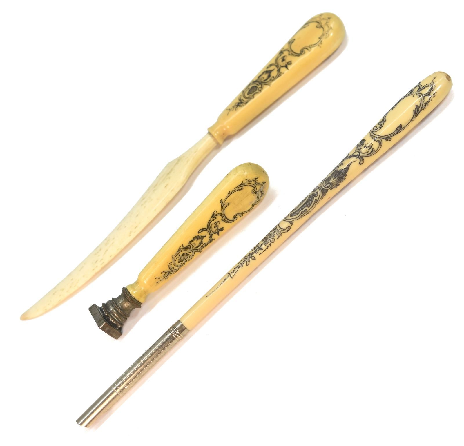 Boite de sceau à cacheter ancien 3 pièces couleur beige clair XIXème