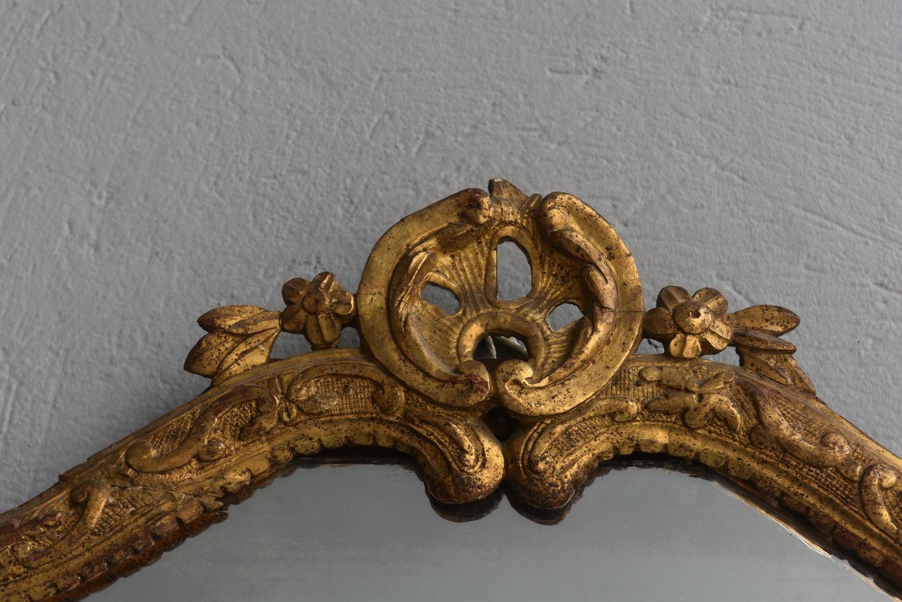 Miroir style Louis XIV bois sculpté doré époque XVIIIème