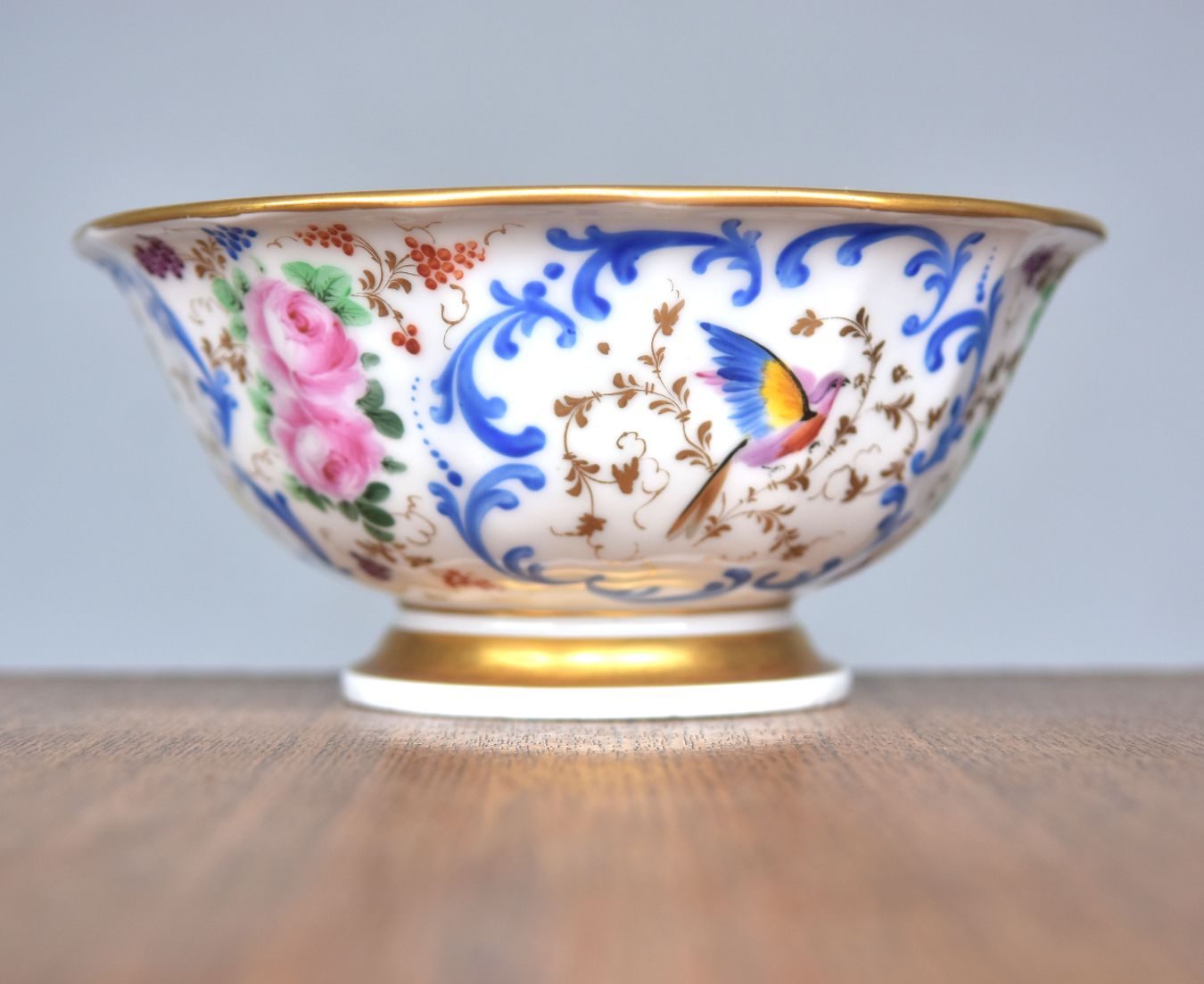 Bassin de toilette et son broc en porcelaine de Paris époque XIXème