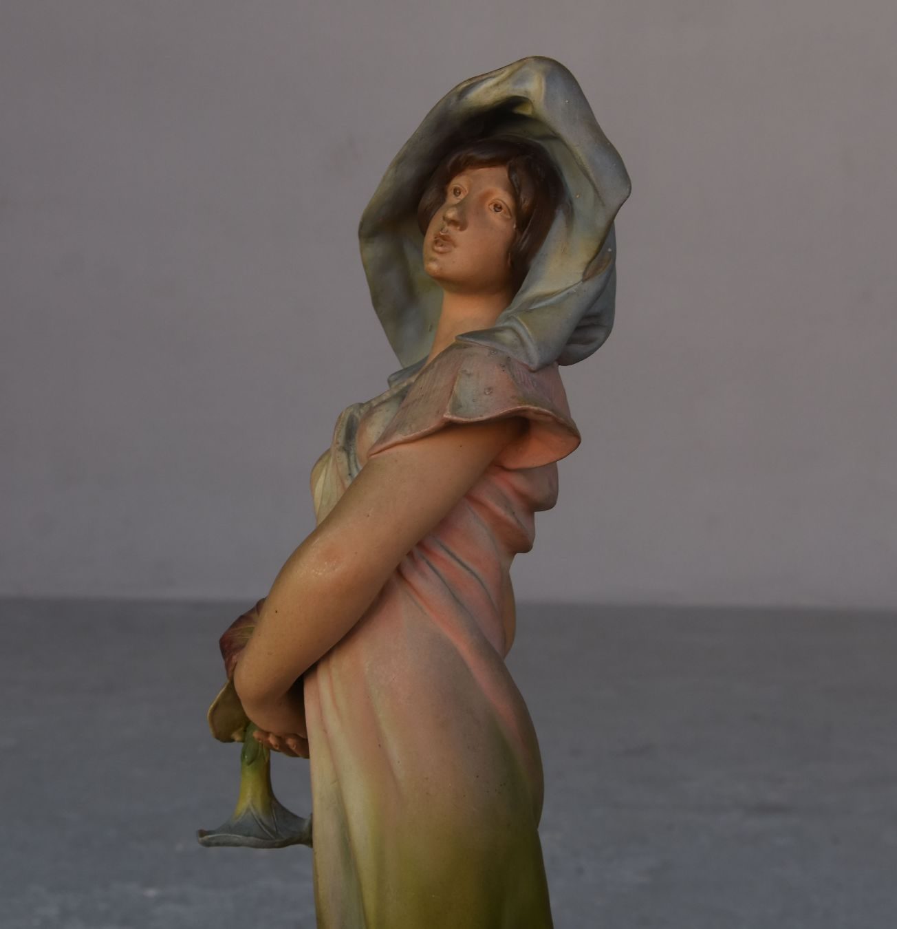 Statuette Art Nouveau vers 1900 par Luigi Vergnano "Les violettes" 