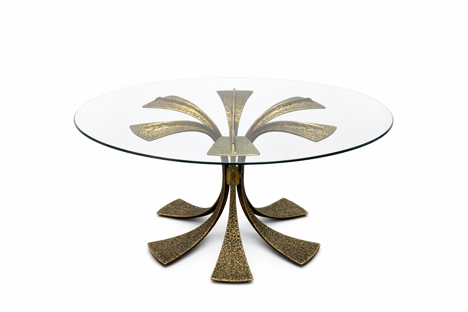 Table de salle à manger en bronze martelé par Luciano Frigerio