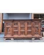 Armoire richement sculptée de style Renaissance