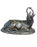 Bronze animalier cerf au repos bronze à patine médaille par Robert Bousquet XIXème 