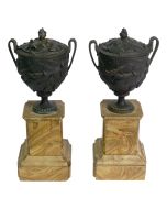Cassolette en bronze au feuillages époque XIXème (paire)