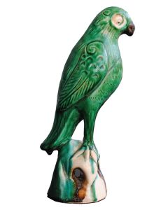 Statuette de perroquet en faïence verte émaillée début 20ème
