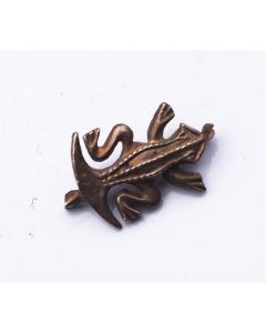 Plaque emboutie en cuivre ancienne à la salamandre