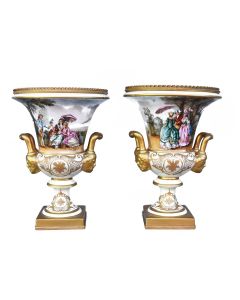 Vases médicis en porcelaine de Sèvres scène galante (paire)