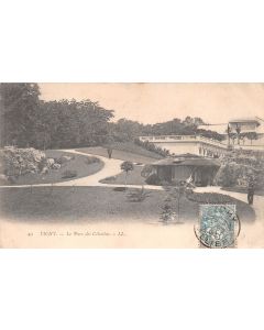 Carte postale ancienne - Vichy, le parc des célestins 