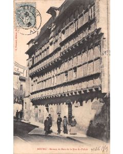 Carte postale ancienne - Bourg, maison de bois de la rue du palais