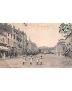 Carte postale ancienne - Bourg, la place Carriat et la place de la comédie