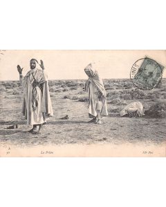 Carte postale ancienne - Tunisie, la prière
