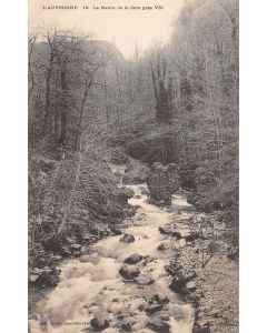Carte postale ancienne - L'Auvergne, le ravin de la Cère près de Vic