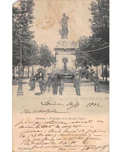 Carte postale ancienne - Soisson, fontaine de la grand place