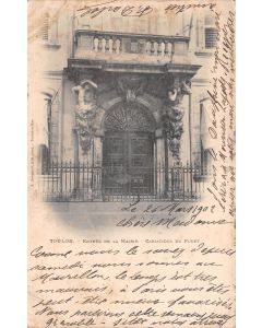 Carte postale ancienne - Toulon, entrée de la mairie cariatides de Puget
