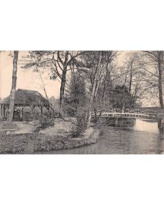 Carte postale ancienne - Bourg Saint Georges (43), un coin de parc