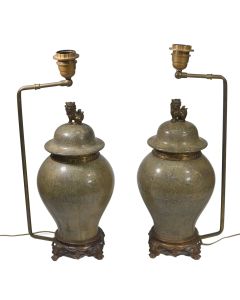 Paire de potiches chinoises porcelaine et bronze montées en lampe 