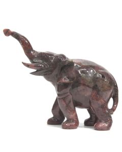 Statuette Éléphant en pierre dure violette trompe relevée