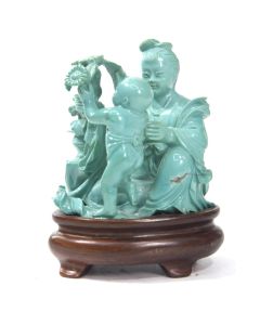 Statuette ancienne chinoise en turquoise sculptée femme et enfant