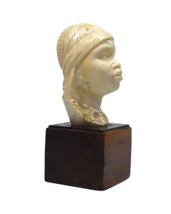 Statuette tête de femme africaine sculptée vers 1900 