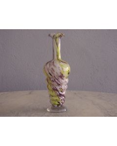 Vase dans les tons de beige blanc époque XIXème