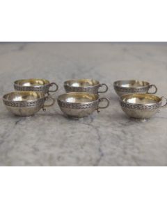 Tasses en argent massif (série de 6)