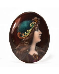 Portrait miniature sur porcelaine émaillée jeune femme Art nouveau début Xxème