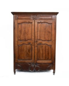 Armoire en noyer d'époque XVIIIème