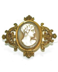 Art glyptique broche en camée et métal doré au portrait de femme