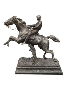 Sculpture en régule Jockey et son cheval 1930 