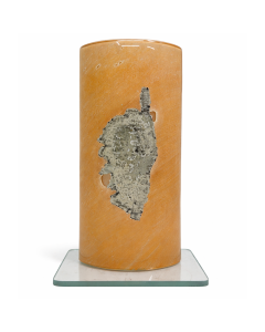 sculpture en verre coloré décoré de la Corse