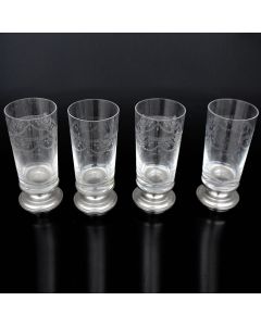 Verres en cristal gravés et métal (série de 4)