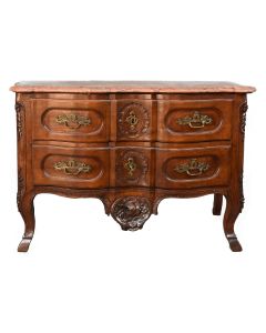 Commode sauteuse en noyer de forme arbalète époque XVIIIème