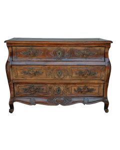 Commode tombeau en noyer époque XVIIIème