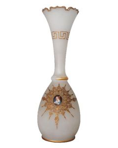 Vase ancien XIXème en opaline médaillon peint