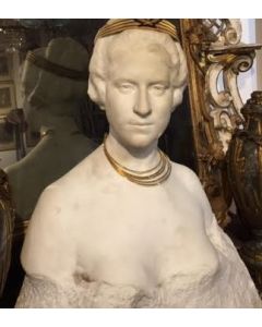 Buste en marbre Reine d'Angleterre OVNI