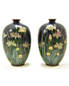 Vases en cloisonné japonais aux iris (paire)